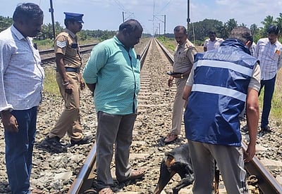 கோவை தண்டவாளத்தில் குழந்தை பிணம்: நரபலி சந்தேகத்தில் போலீஸார் விசாரணை!