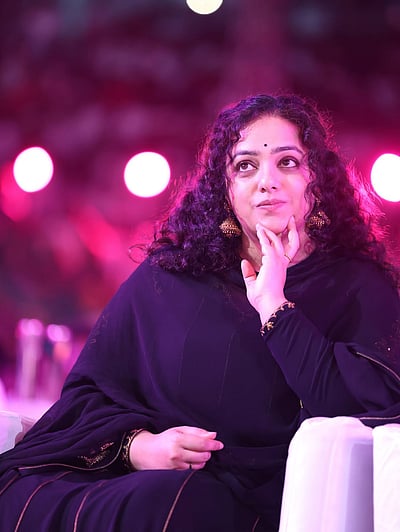 பூக்கி... நித்யா மெனன்!