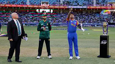 கைகுலுக்க மறுத்த விவகாரம்: பாகிஸ்தான் போட்டிகளில் இருந்து நடுவர் பைகிராஃப்ட் நீக்கம்!