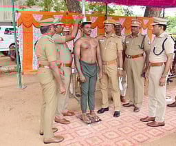 தூத்துக்குடி மாவட்டத்தில் ஊா்க்காவல் படைக்கு ஆள் சோ்ப்பு