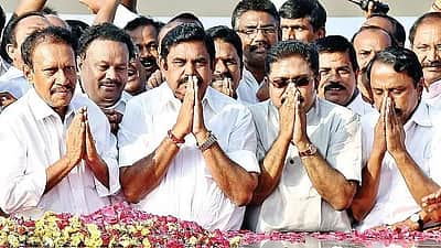 என்னைப் பார்க்கவே தயங்குவார் பழனிசாமி; அவரை முதல்வராக்கியது நாங்கள்! - டிடிவி தினகரன் பரபரப்பு பேச்சு