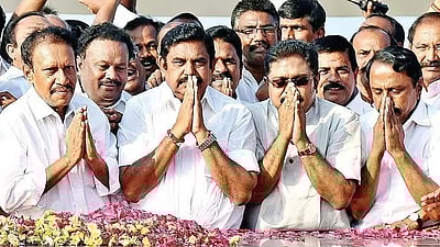 என்னைப் பார்க்கவே தயங்குவார் பழனிசாமி; அவரை முதல்வராக்கியது நாங்கள்! - டிடிவி தினகரன் பரபரப்பு பேச்சு