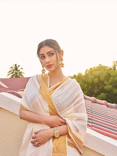 மாலை மங்கும் நேரம்... மௌனி ராய்!