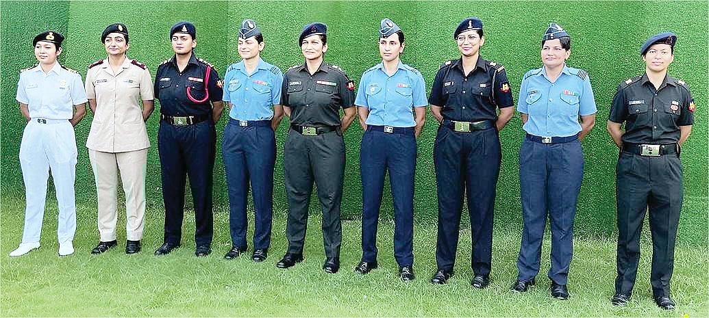 10  பெண்கள்...  9  மாதக் கடல் பயணம்..!