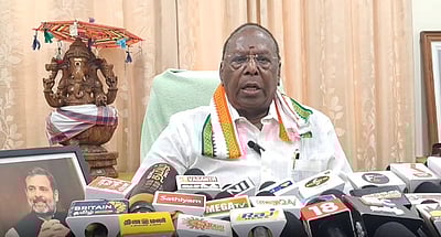 புதுச்சேரி துணைநிலை ஆளுநர் முழுநேர அரசியல்வாதியாக மாறிவிட்டார்: நாராயணசாமி