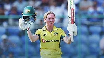 கடைசி  ஒருநாள்: பெத் மூனி சதம் விளாசல்; இந்தியாவுக்கு 413 ரன்கள் இலக்கு!