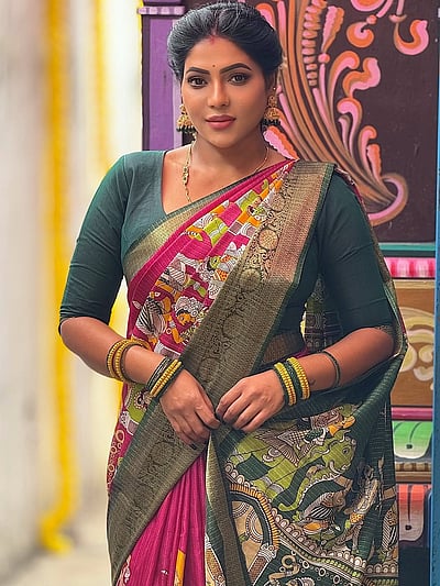 வண்ணப்பூவே... ரேஷ்மா பசுபுலேட்டி!