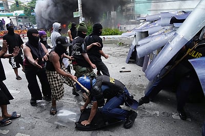 பிலிப்பின்ஸில் ஊழலுக்கு எதிராக பொதுமக்கள் போராட்டம்!