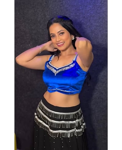 மாய மந்திரக்காரி... மதுமிதா! 