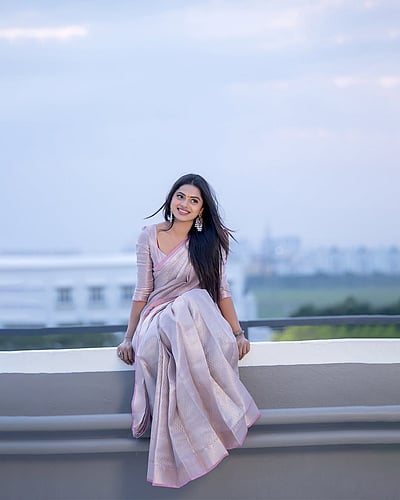 பேரொளி வழியில்... டெல்னா டேவிஸ்! 