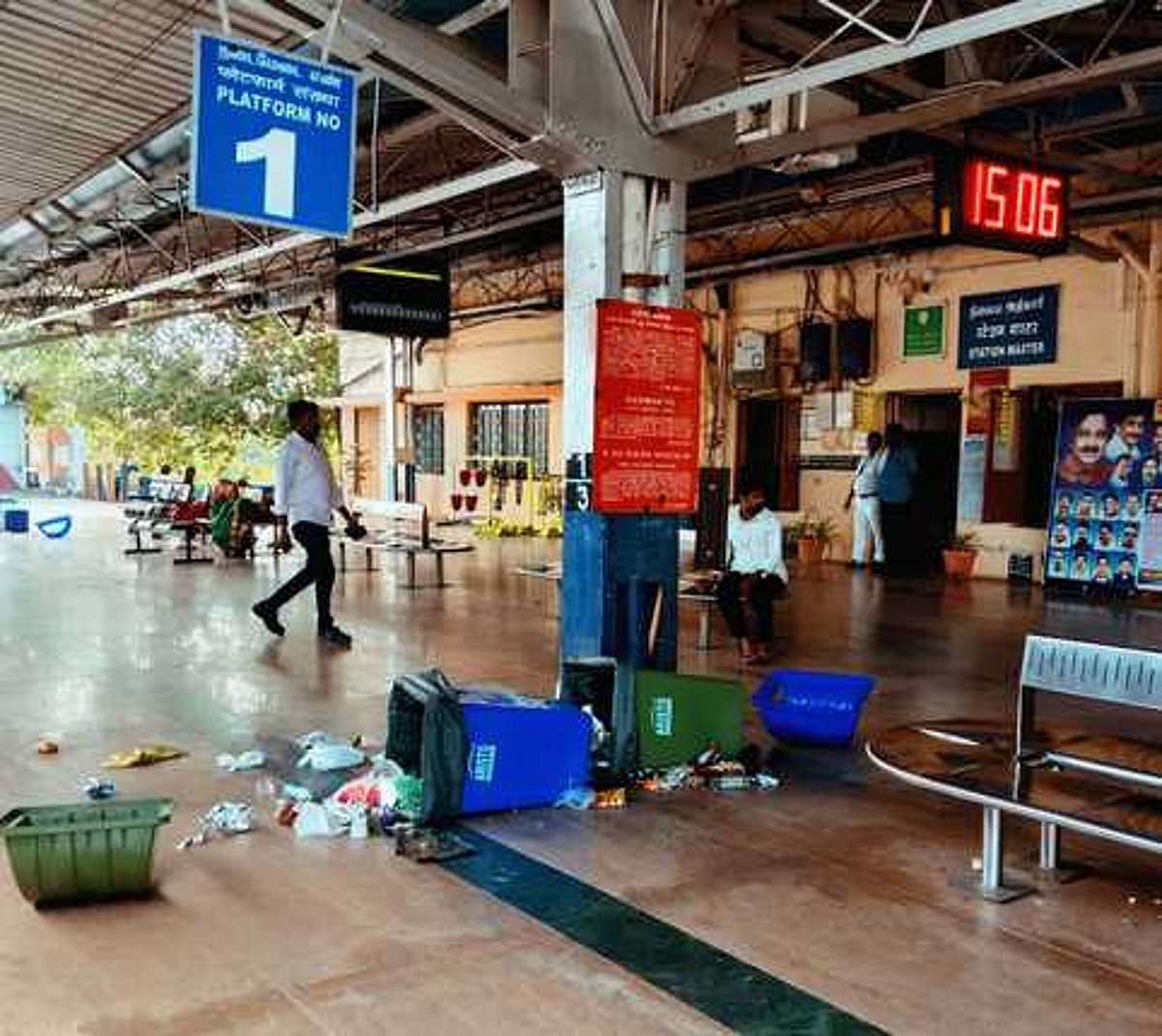 அடிப்படை வசதிகள் இல்லாத மேல்மருவத்தூா் ரயில் நிலையம்!