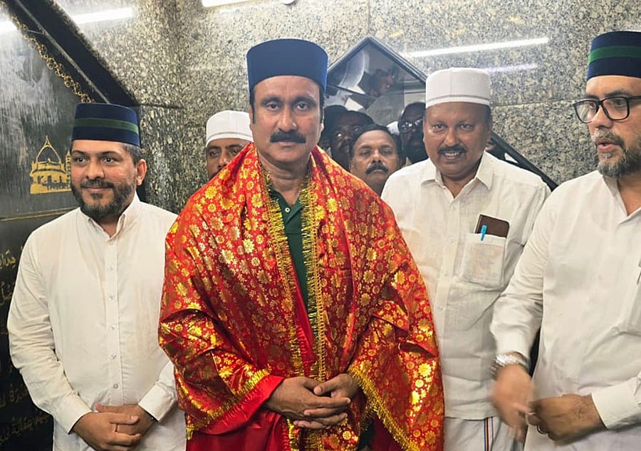 நாகூா் ஆண்டவா் தமிழகத்தில் நல்ல மாற்றத்தை தருவார்: அன்புமணி ராமதாஸ்