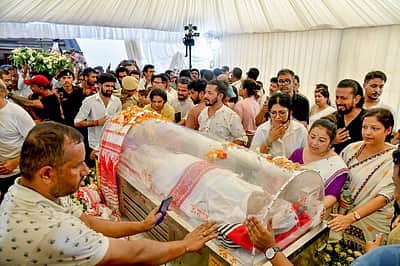 பாடகர் ஸுபீன் கர்க் மரணம்: மேலாளர், விழா ஏற்பாட்டாளர் மீது கொலை வழக்கு! 