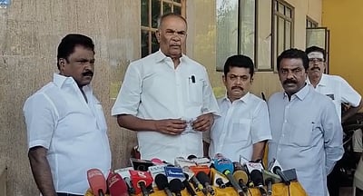 விஜய் அகந்தையுடன் பேசுகிறார்; அவருக்குப் பின்னால் பாஜக இருக்கிறது: அப்பாவு