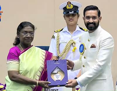 சிறந்த நடிகருக்கான தேசிய விருது பெற்றார் விக்ராந்த் மாஸி!