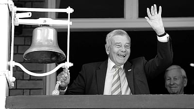 லெஜன்ட்ரி கிரிக்கெட் நடுவர் டிக்கி பேர்ட் காலமானார்!