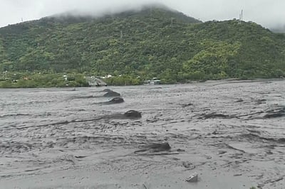 தைவானில் ரகாசா சூறாவளி: ஏரி உடைந்து 14 பேர் பலி; 129 பேரை காணவில்லை