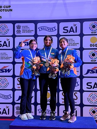 3 பதக்கங்களையும் கைப்பற்றி இந்திய ஜூனியா் மகளிா் அபாரம் 