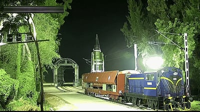 அக்னி- பிரைம் ஏவுகணை:
ரயிலிலிருந்து செலுத்தி வெற்றிகரமாக சோதனை