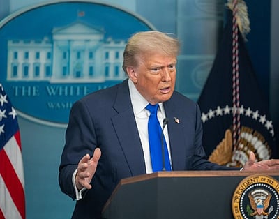 இறக்குமதி மருந்துகளுக்கு 100% வரி: டிரம்ப் முடிவு - 
அக்.1 முதல் அமல்