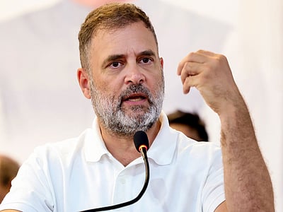 இந்திய விரோத சக்திகளுக்கு கொடி பிடிக்கிறாா் ராகுல்: பாஜக கடும் தாக்கு