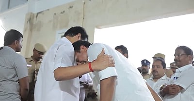 கண்ணீர் விட்டழுத அன்பில் மகேஸ்!