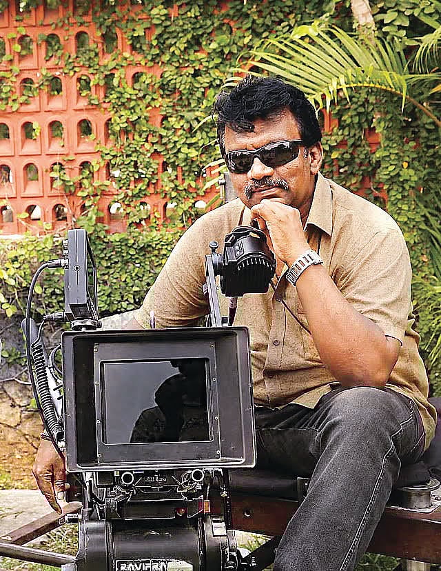 தெருவோர அற்புதன் இசைக்கும் சங்கீதம்!