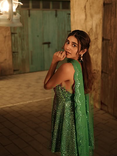 ரெட்ரோ வைப்ஸ்... பிரியா வாரியர்!