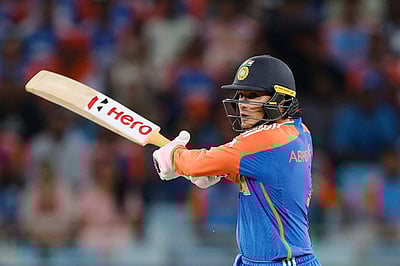 டி20 உலகக் கோப்பை அறிமுகப் போட்டியில் அபிஷேக் சர்மா கோல்டன் டக்!