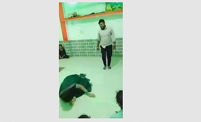 ம.பி.யில் கணவருடன் கர்பா நடனமாடும்போது பெண் மயங்கி விழுந்து பலி!  