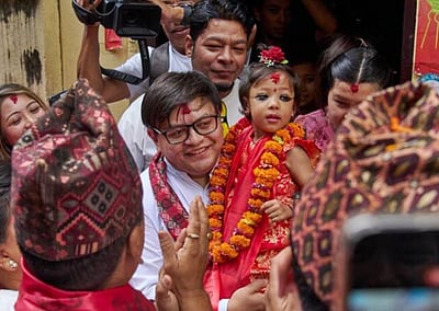 வாழும் தெய்வம்: நேபாளத்தில் 2 வயது சிறுமி கடவுளாகத் தேர்வு!