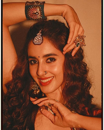 பேரின்ப முகர்தல்... சிம்ரன் கௌர்!