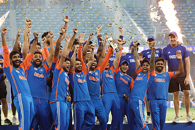 ஆசிய கோப்பையை இந்தியாவிடம் வழங்க வலியுறுத்தும் பிசிசிஐ; மறுக்கும் மோஷின் நக்வி!