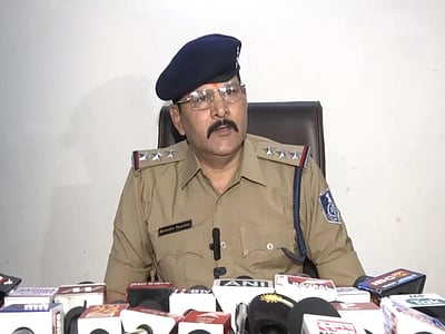 மத்தியப் பிரதேசம்: பாகிஸ்தான் கொடி அச்சிடப்பட்ட பலூன்கள் பறிமுதல்  