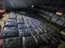 இலங்கைக்கு கடத்த முயற்சி: ரூ. 10 லட்சம் மதிப்பிலான பீடி இலை மூட்டைகள் பறிமுதல்