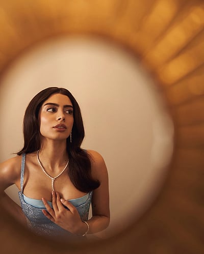 கார்கால சிலிர்ப்புகள்... குஷி கபூர்!