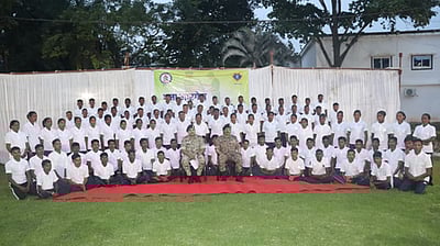 சத்தீஸ்கரில் ஒரே நாளில் 103 மாவோயிஸ்டுகள் சரண்! 