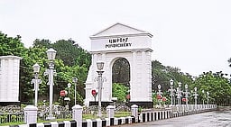 புதுச்சேரி சட்டப்பேரவைத் தோ்தல்:
தலைமை தோ்தல் ஆணையா் இன்று ஆலோசனை