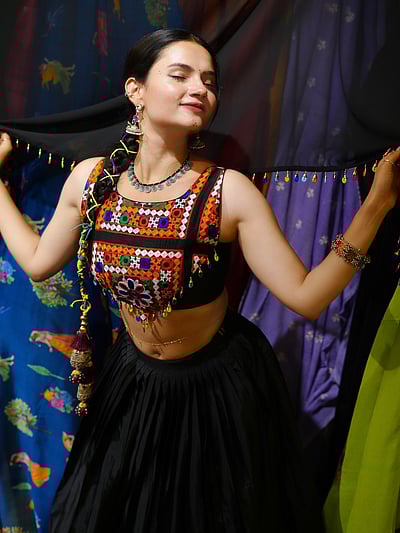 வண்ண நிலவே... ஸ்மிருதி காஷ்யப்!