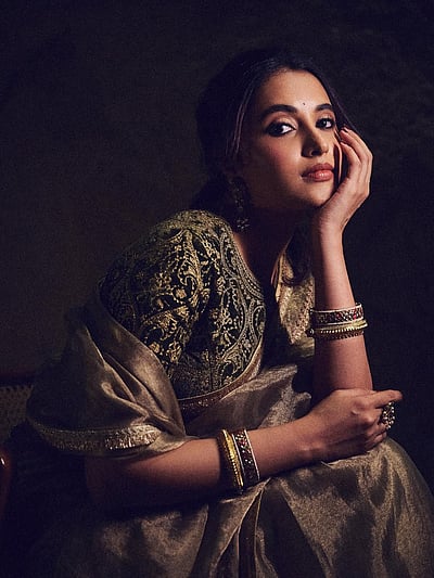 மேகமோ அவள்... பிரியங்கா மோகன்!