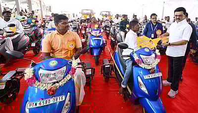 கரூா் சம்பவத்தை அரசியலாக்குகிறது பாஜக