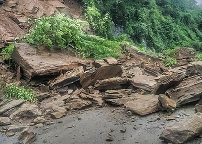 காத்மாண்டுவில் கனமழை: 3 நாள்களுக்கு வாகனப் போக்குவரத்துக்குத் தடை!