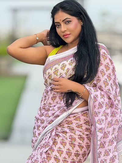 மிடுக்கான பியூட்டி... ரேஷ்மா!