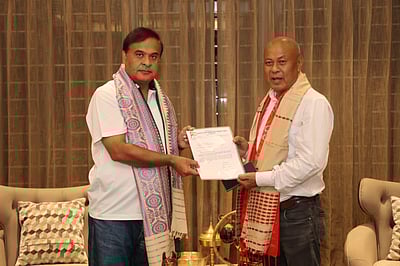 போடோலாந்து பிராந்திய கவுன்சில் தலைவராக ஹக்ராம மொஹிலாரி பதவியேற்பு