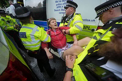 தடை செய்யப்பட்ட அமைப்புக்கு ஆதரவாக ஆா்ப்பாட்டம்: பிரிட்டன் அரசு எச்சரிக்கை!