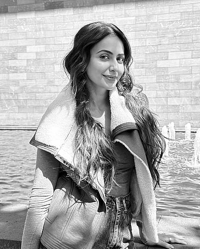 ப்ளாக் அண்ட் பியூட்டி... ரகுல் ப்ரீத் சிங்!