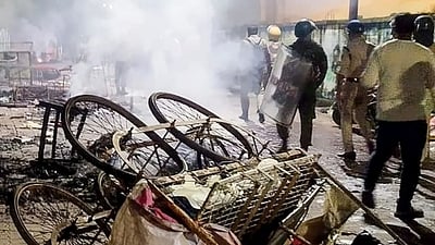 ஒடிஸா: வன்முறையைத் தொடா்ந்து கட்டாக்கில் பதற்றம்!