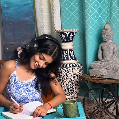 சின்னஞ்சிறு ரகசியமே... பவித்ரா!