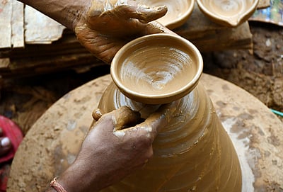 விற்பனைக்கு வரும் அகல் விளக்குகள் - புகைப்படங்கள்