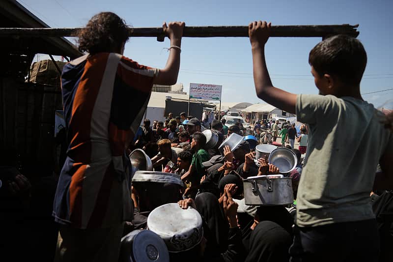 china provides humanitarian assistance to Iran, Iraq and Lebanon